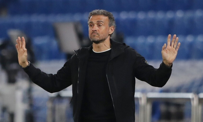 إنريكي يستبعد 5 نجوم بارزين من قائمة باريس سان جيرمان لمواجهة مونبلييه