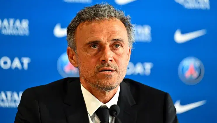 إنريكي يوصي بالاستغناء عن 7 لاعبين في باريس سان جيرمان