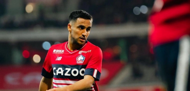 الجزائري آدم وناس يقترب من حسم مستقبله