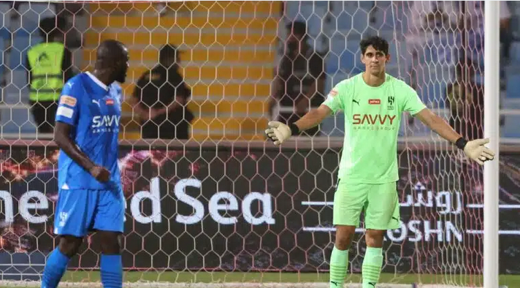 الدعيع يتوقع كسر رونالدو لعقدة ياسين بونو في السوبر السعودي