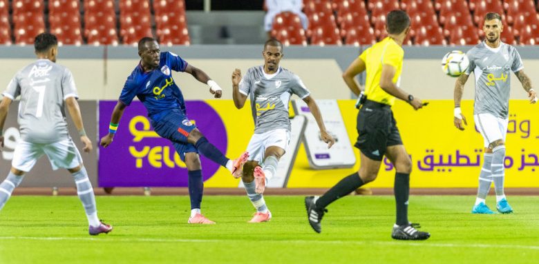 الطائي يتعادل مع جدة بعد تفريطه في تقدمه بهدف