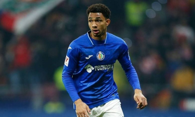 القادسية يتفاوض مع خيتافي لضم ألفاريز والشباب يسعى للتعاقد مع غوديلي