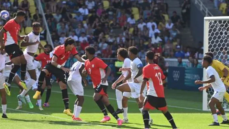 تعرف على طاقم تحكيم مباراة المنتخب الأوليمبي المصري وفرنسا