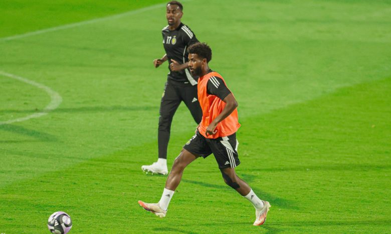 النجعي يفكر في برشلونة