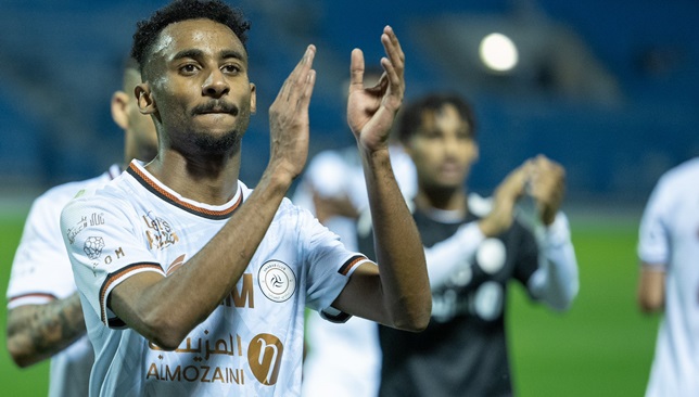 النصر يواصل مفاوضاته مع الشباب لضم متعب الحربي