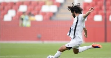 النني يقود الجزيرة ضد العروبة في الدوري الإماراتي