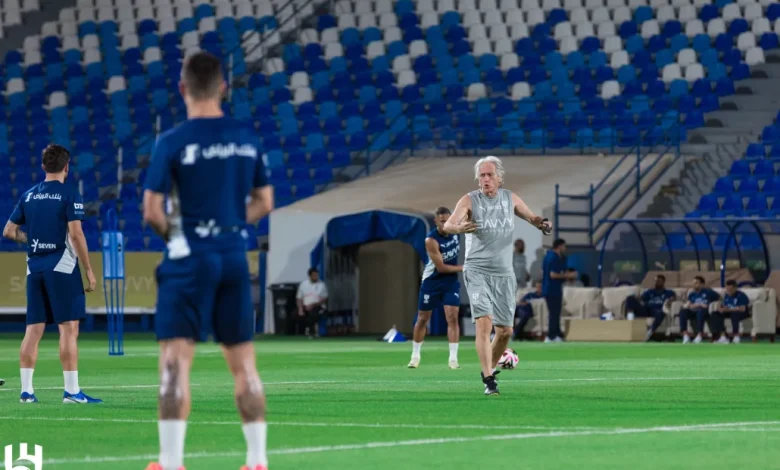 الهلال يختتم استعداداته لمواجهة الأهلي في نصف نهائي كأس السوبر