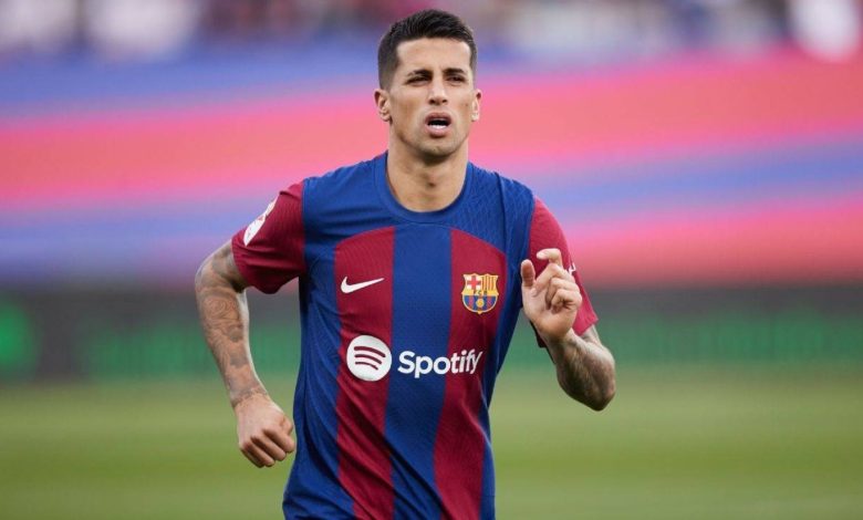 الهلال ينتظر موافقة كانسيلو بعد الاتفاق مع مانشستر سيتي