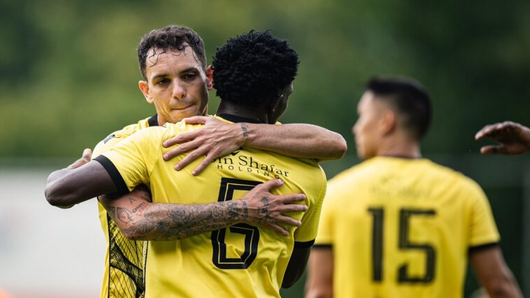 الوصل الإماراتي يكتسح أم صلال بثلاثية نظيفة