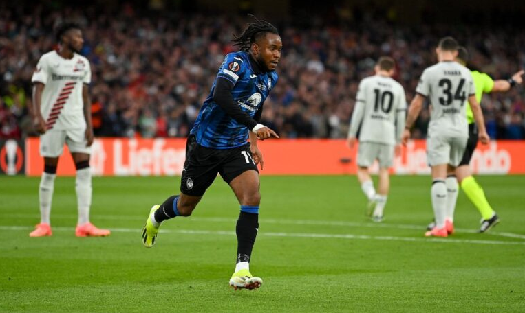 باريس سان جيرمان يفتح خط المفاوضات مع نجم أتالانتا