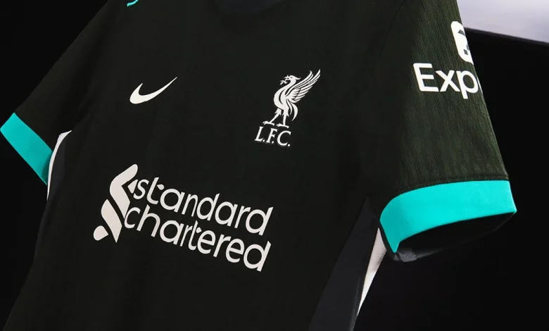 بالصور.. ليفربول يكشف عن القميص الاحتياطي لموسم 2024-2025