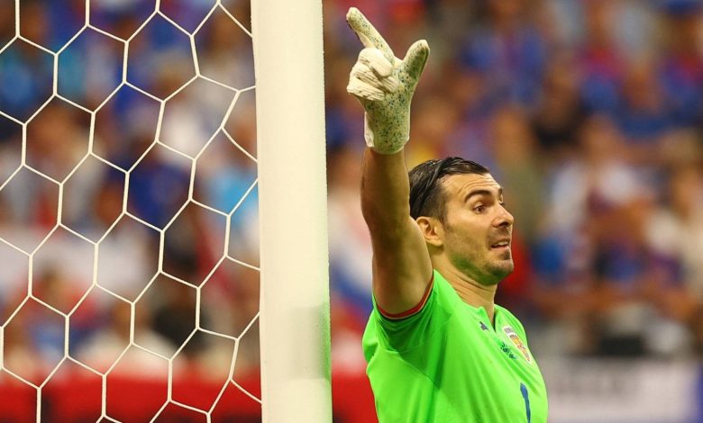 بديلاً لزغبة.. ضمك يتعاقد مع الحارس فلورين نيتا