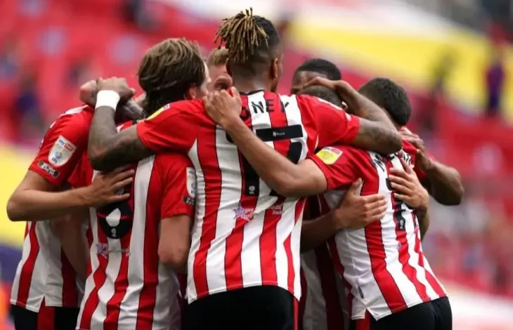 برينتفورد يحقق فوزًا صعبًا على كريستال بالاس في افتتاح الدوري الإنجليزي