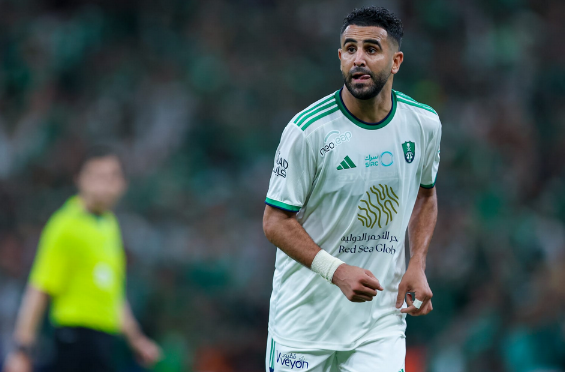 بيتكوفيتش يعيد محرز إلى منتخب الجزائر ويضم عادل عوشيش لأول مرة