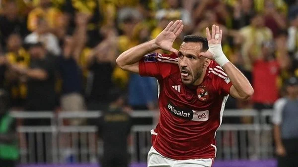 تجديد علي معلول للنادي الأهلي.. وتفاصيل عقد الجديد