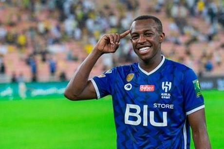 تطورات جديدة بشأن مستقبل سعود عبد الحميد