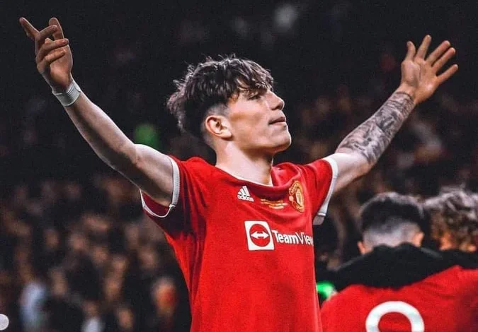 نجم مانشستر يونايتد يعادل رقم رونالدو في الـ«بريمرليج»