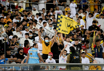 جماهير القادسية تُهدد بمقاطعة المباريات احتجاجًا على إدارة النادي