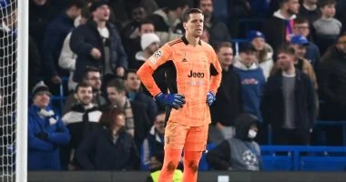 حارس يوفنتوس تشيزني يعتزل