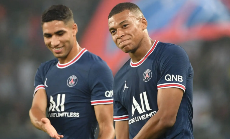 حكيمي يرفض التعليق على سؤال بشأن مبابي