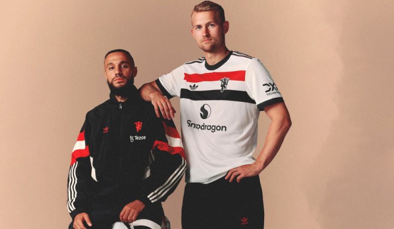 دي ليخت: انضمامي إلى مانشستر يونايتد بسبب تاريخه العريق وحماسه الكبير