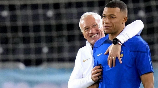 ديشان مستمر في تدريب منتخب فرنسا حتى 2026