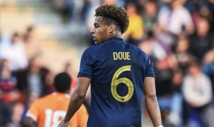 رسميًا .. موهوب فرنسا يقرر الانتقال إلى باريس سان جيرمان