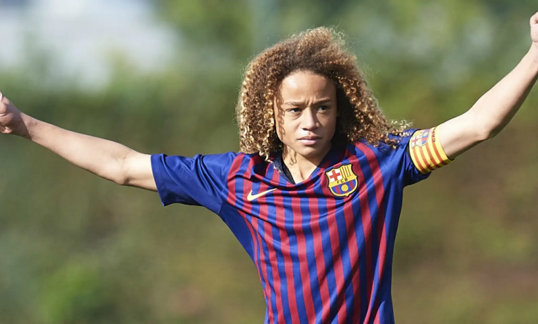 رسميًا باريس سان جيرمان يعلن مصير تشافي سيمونز