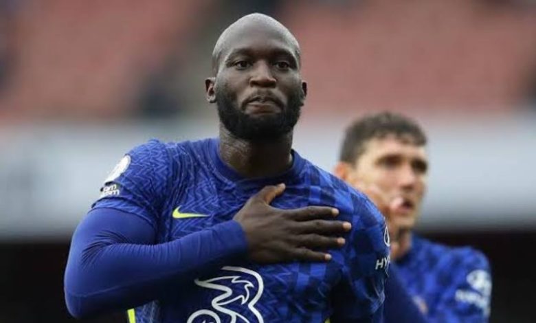 روميلو لوكاكو يقترب من الانتقال إلى نابولي