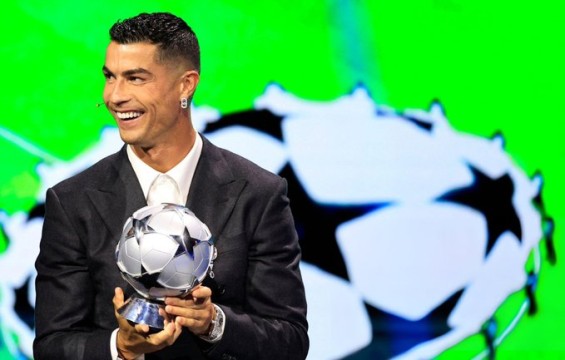 رونالدو يُتوج بجائزة الهداف التاريخي لدوري أبطال أوروبا