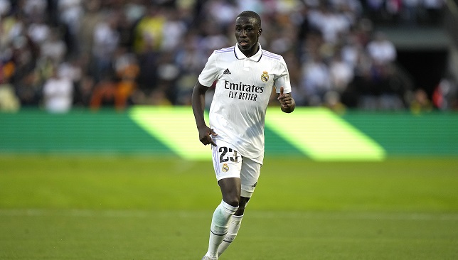 ريال مدريد ومايوركا.. هل استحق ميندي الطرد؟