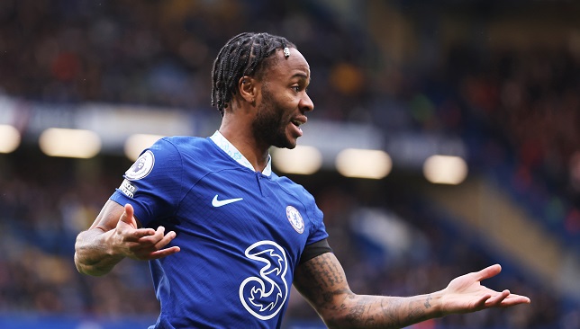 مدرب تشيلسي يوجه صدمة لستيرلينج حول مشاركته مع الفريق الموسم الحالي