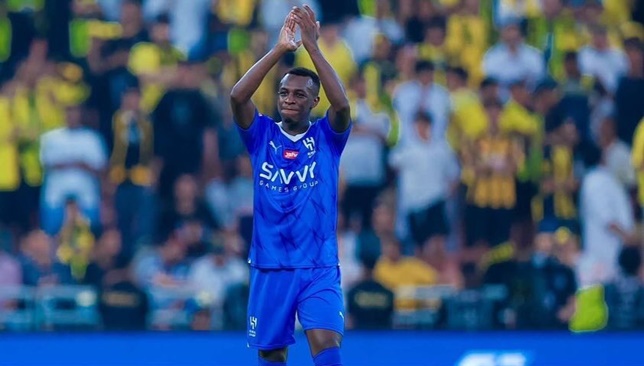 سعود عبدالحميد يتمسك بالاحتراف الأوروبي والهلال يسعى للاحتفاظ به