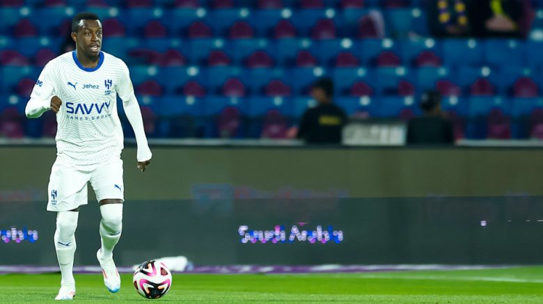 سعود يغيب عن تدريب الهلال بسبب التهاب الركبة