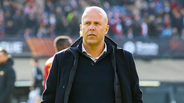 سلوت يتحدث عن مواجهة ليفربول ومانشستر يونايتد وعلاقته بتين هاج