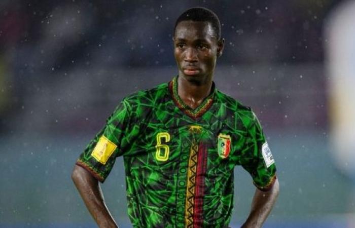 انتقال سيكو كونيه إلى مانشستر يونايتد يتم رسميًا