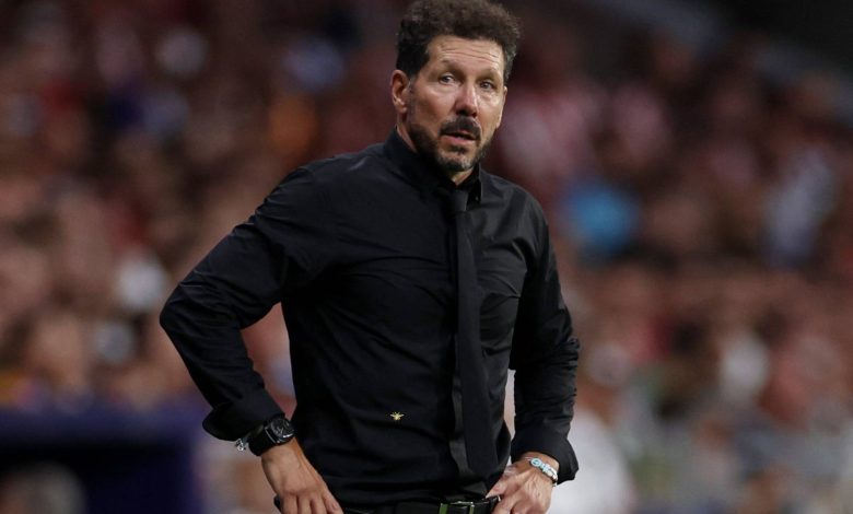 سيميوني يطلب منح ألفاريز الوقت للانسجام ويشيد بأداء يورينتي