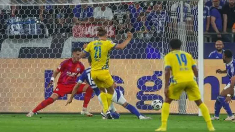 شالكة يحقق فوزًا كبيرًا على آينتراخت في افتتاح الدوري الألماني