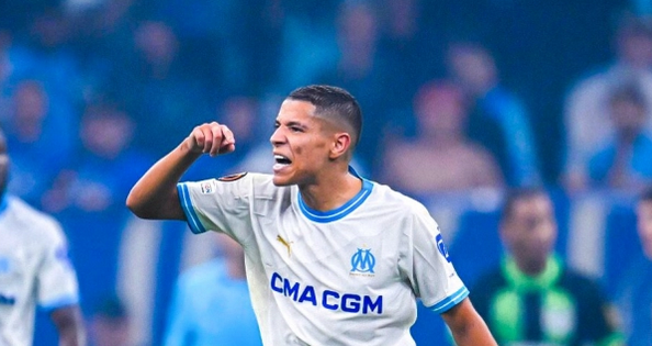 صدمة لمغاربة مارسيليا .. مدرب الفريق يتخذ قرارات حاسمة بشأن أمين حارث وعز الدين أوناحي