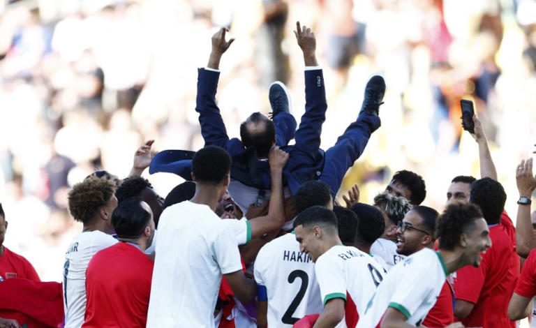 طارق السكتيوي أول مدرب عربي يحقق ميدالية أولمبية في كرة القدم