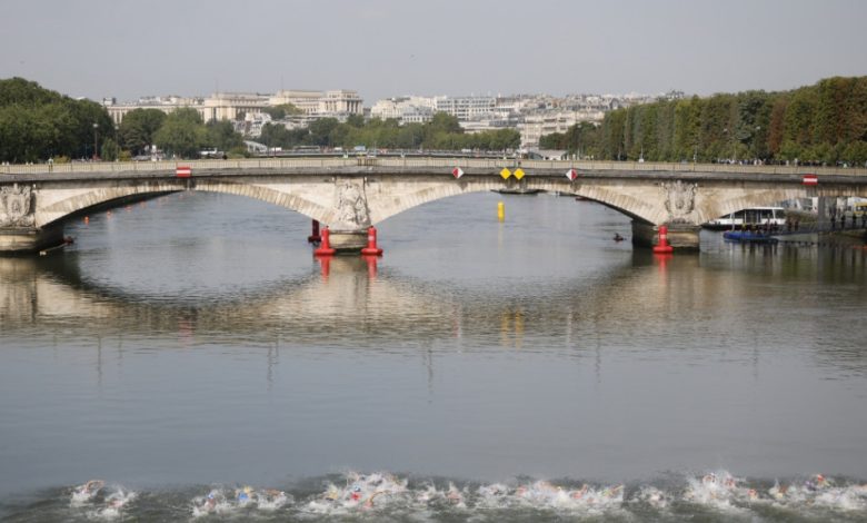 غموض يحيط بالترياثلون في أولمبياد باريس 2024 بسبب تلوث السين