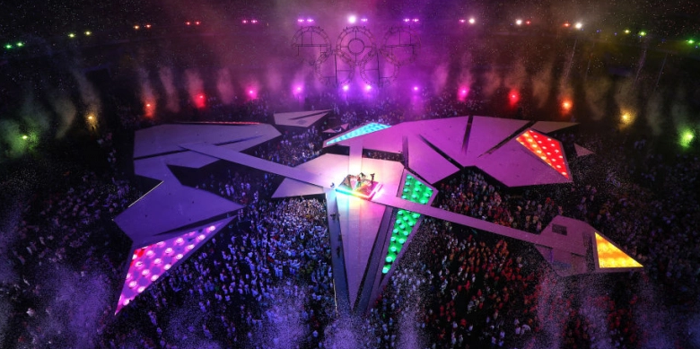 فرنسا تسحر العالم في حفل ختام أولمبياد باريس 2024