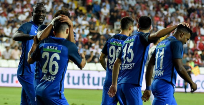 فوز أيو بسبور وتعادل هاتاي سبور مع قاسم باشا في الدوري التركي