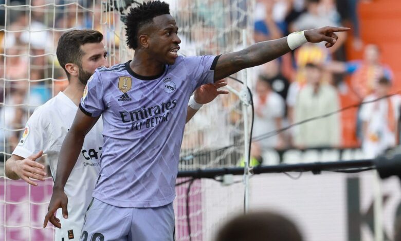 فينيسيوس يطالب بنقل مونديال 2030 من إسبانيا إذا استمرت العنصرية