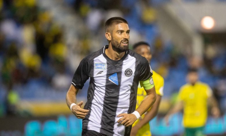 كاراسكو بين الاتحاد والشباب.. صفقة مثيرة للجدل في الأفق