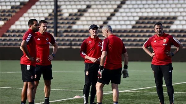 كولر يقرر مصير لاعبي شباب الأهلي قبل بداية الموسم الجديد