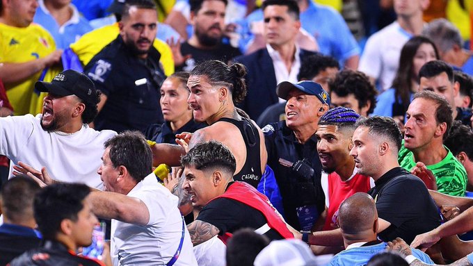 كونميبول يعلن عقوبات مباراة أوروجواي وكولومبيا