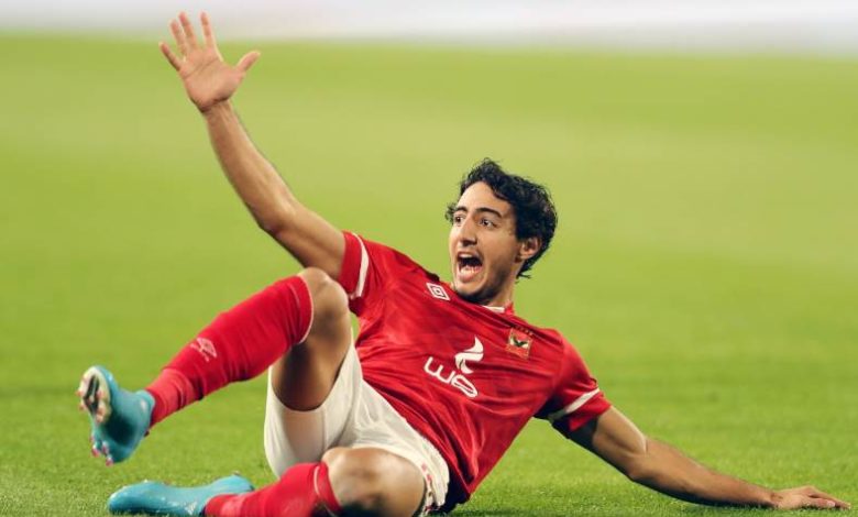 لاعب بيراميدز ينافس محمد هاني على جائزة أفضل ظهير أيمن