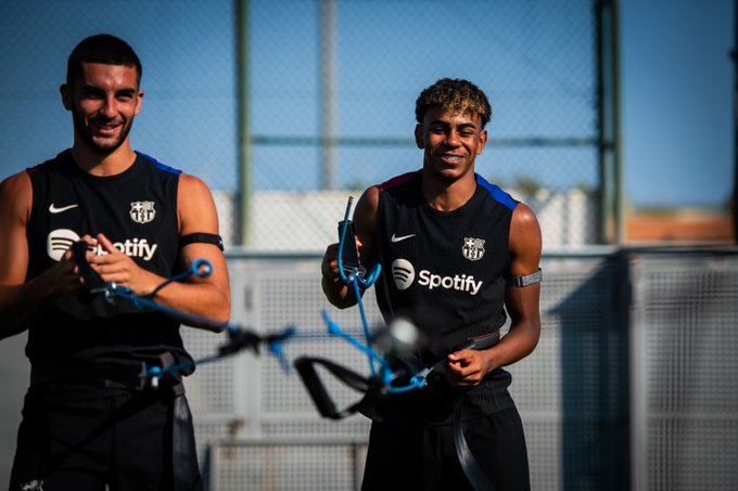 لامين يامال يظهر لأول مرة في تدريبات برشلونة تحت قيادة فليك