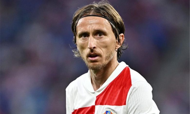 لوكا مودريتش يقود كرواتيا في دوري الأمم الأوروبية